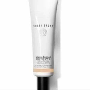 New, unopened full-size Bobbi Brown Vitamin Enriched Skin Tint Light 3